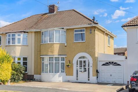 Charlecote Avenue, Leicester, LE3