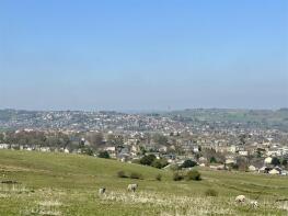 22, Highgate Grove, Bradford BD13 2RU
