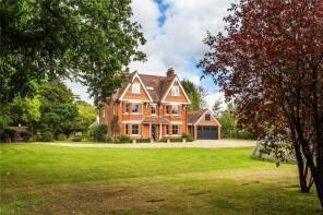 Alfold Cross, Guildford Road, Alfold, Cranleigh GU6 8HF