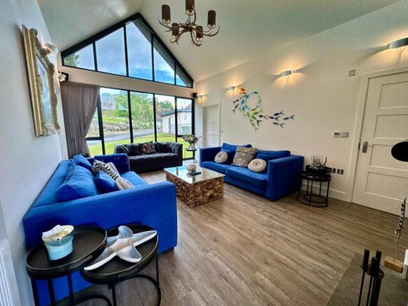 Lounge 1