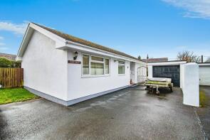 Cartref, Meadow Road, Jameston, Tenby SA70 8QF