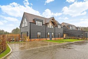 Gable Barn, Pitt Lane, Frensham, Farnham GU10 3EF