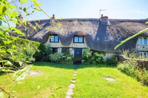 4 Cobblestones, Buckingham Road, Buckingham MK18 4AZ
