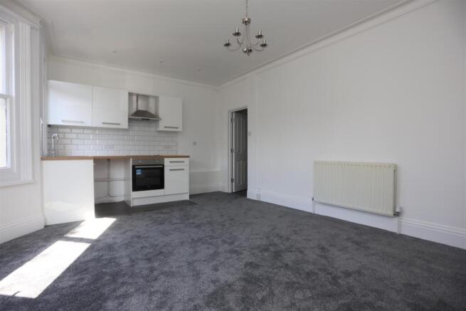 2,29 Westbourne Street loungekitch3.JPG