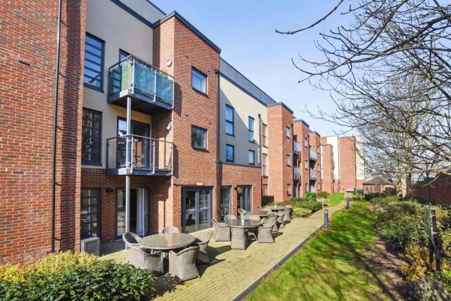 05-8ec8GCMCS - 42 Lionheart Court - Garden -Origin