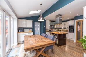10, Dingle Walk, Wigan WN6 8ND