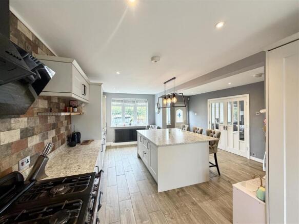 Kitchen/Breakfast Room