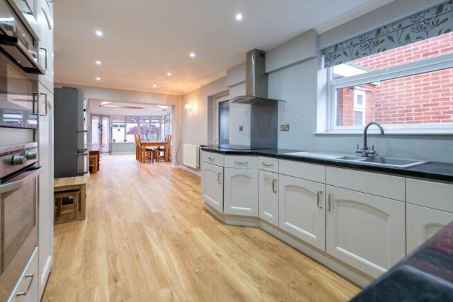 15 kitchen - 2 bedroom detached (bungalow) at Te