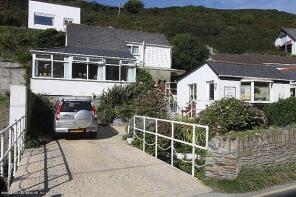 Tides Reach, Road From Trebarwith Strand To Trewarmett Hill, Trebarwith Strand, Tintagel PL34 0HB