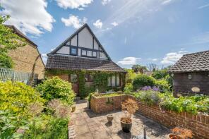 Caxton, The Luth, Billingshurst RH14 0BL