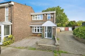 64, Barnard Acres, Nazeing, Waltham Abbey EN9 2LZ