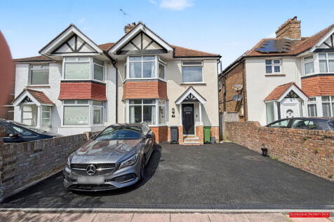 Moy Avenue, Eastbourne, BN22 8UQ