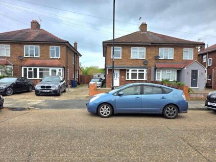 Bournemead Avenue, Northolt, UB5
