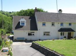 1, Bronfrena, Rock Street, Caio, Llanwrda SA19 8RF
