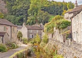 Hawthorne Cottage, Peak Cavern Road, Hope Valley S33 8WS