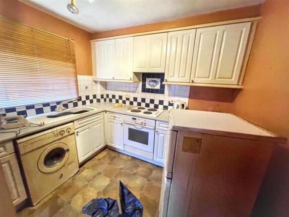 Kitchen (1).jpg
