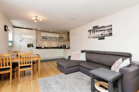 Wallis Square, Farnborough, GU14