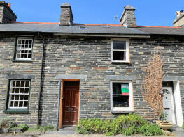 8 Gwynfryn, Tan Y Bryn Street, Tywyn LL36 9UY