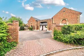 10 The Old Stables, Kenward Court, Hadlow, Tonbridge TN11 0DX