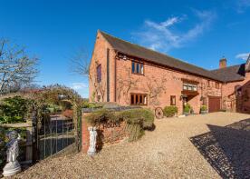 Meadow House, Home Farm Road, Burnhill Green, Wolverhampton WV6 7HX