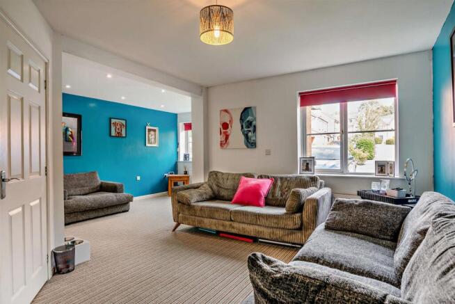 8704076-interior16-800.jpg