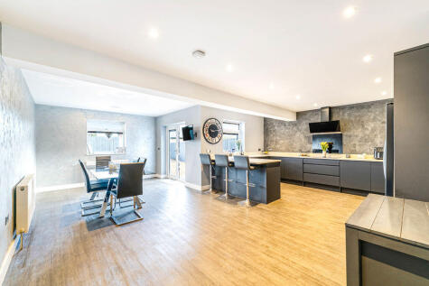 Mill Cottages , East Brent - SUBSTANTIAL HOME