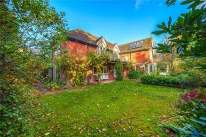 Shepherds Bank, Tompsets Bank, Forest Row RH18 5BG