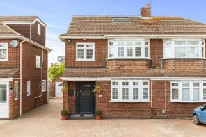 12, Woodbrook Gardens, Waltham Abbey EN9 3DA