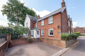 Fern Farm, Hollow Way, Chippenham SN15 4EX