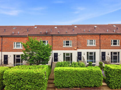 Alexis Row, Broxbourne, EN10