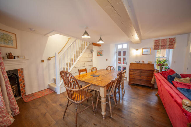 08 Dining Area