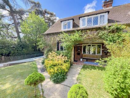 Cherwell Road, Heathfield, TN21 8JT