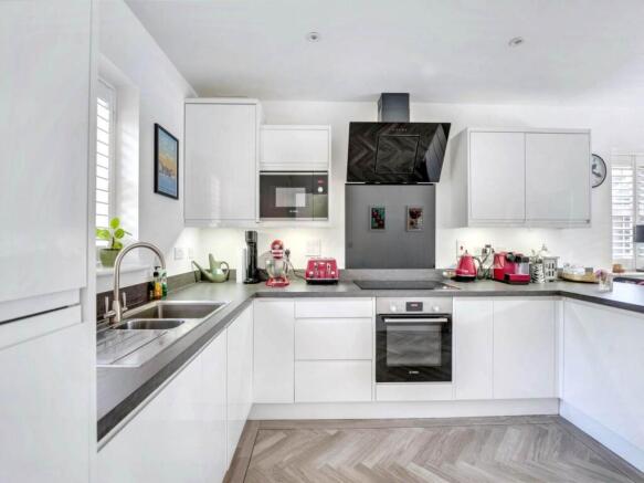 Kitchen (2)