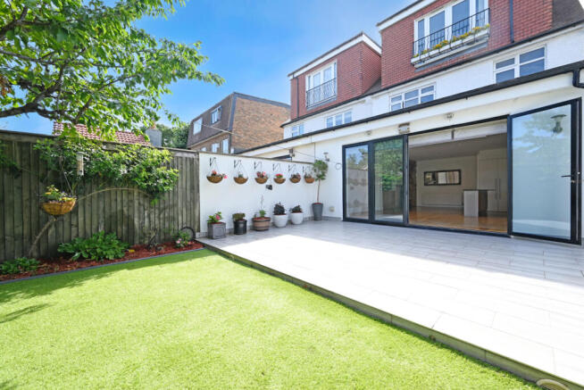 This Lovely Semi Detached 4 Bedroom, 3 Bathroom o