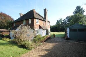 Gosfield, Hammerfield Drive, Dorking RH5 6QY
