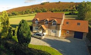 Clouds Hill, Twitchen Road, Craven Arms SY7 0HE