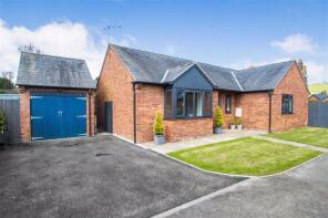 9, Maes Dinas, Llanfechain SY22 6YR