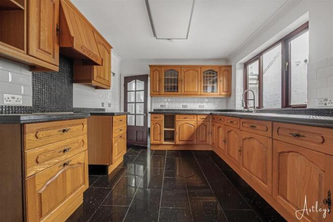Kitchen/Breakfast Room