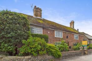 Lyons Close, High Street, Pevensey BN24 5JP