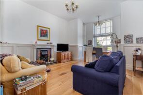 Flat B, 53 Elmsdale, Abbey Road, Malvern WR14 3HH