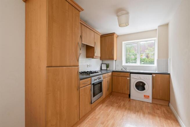 21, Priory Gardens Hall Green_10.jpg