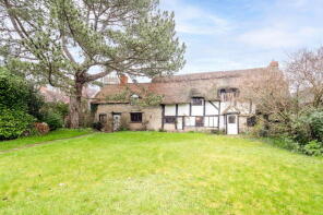Fir Tree Corner, The Green, Cleeve Prior WR11 8LE