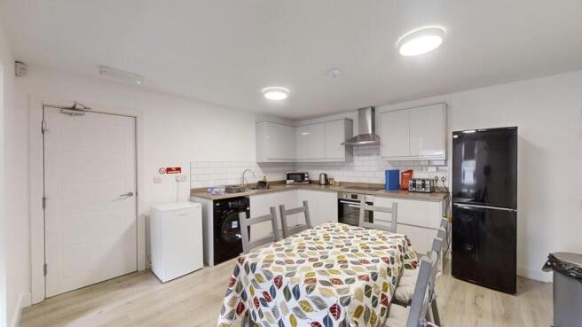 Kitchen/ Dining Area