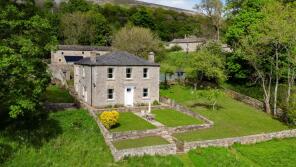 Fremington Hall, Fremington Village Roads, Richmond DL11 6AW
