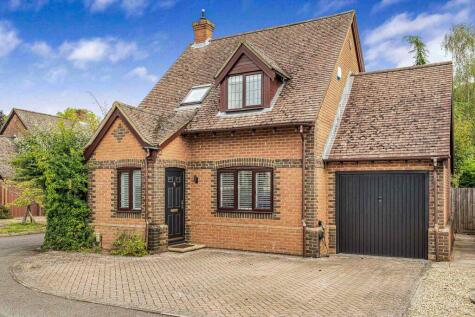 4 Stretton Close, Bradfield Southend