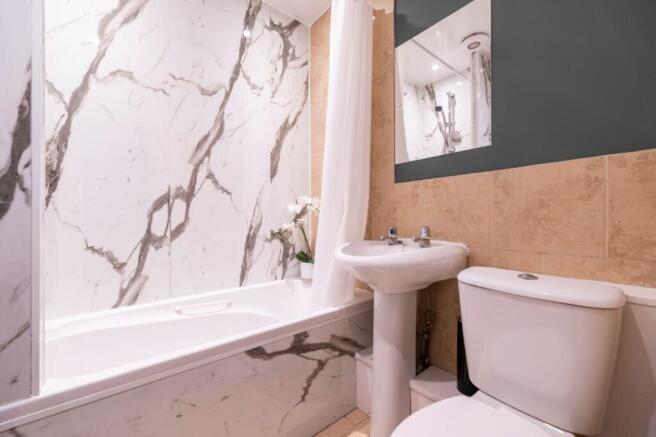 57DS - Bathroom