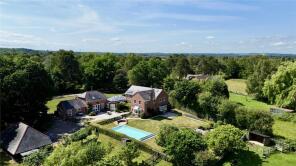 Pine View, Canada Common Road, West Wellow, Romsey SO51 6DH