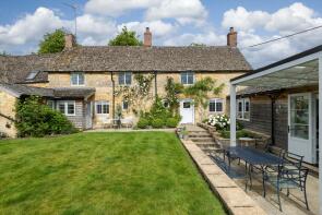 Three Chimneys, Main Street, Chipping Norton OX7 5PU
