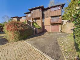 18, Brickfields Close, Basingstoke RG24 8UX