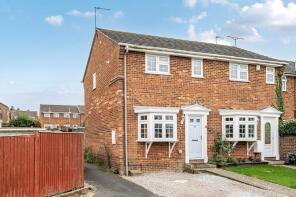 32, Ashgrove, Buckingham MK18 2NW